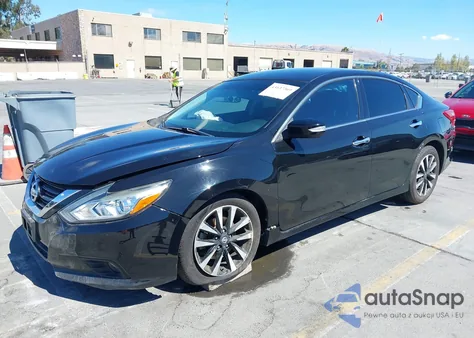 2018 Nissan Altima 2.5/S/Sv/Sl/Sr z USA, uszkodzony, nr VIN 1N4AL3AP1JC121909